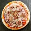 72. Pizza tonno